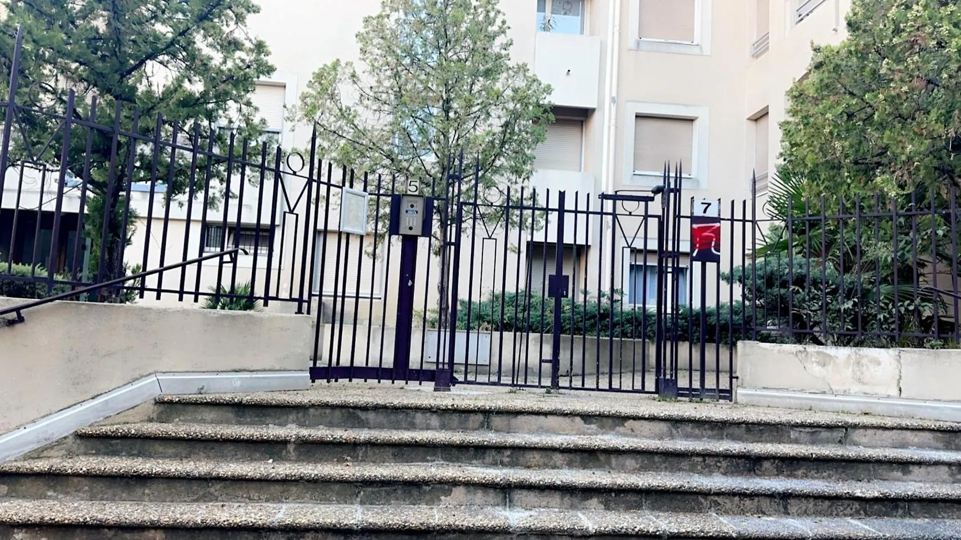 אביניון Joli Appartement Au Coeur De La Ville