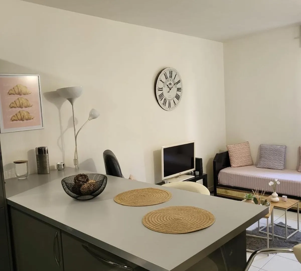 דירה אביניון Joli Appartement Au Coeur De La Ville